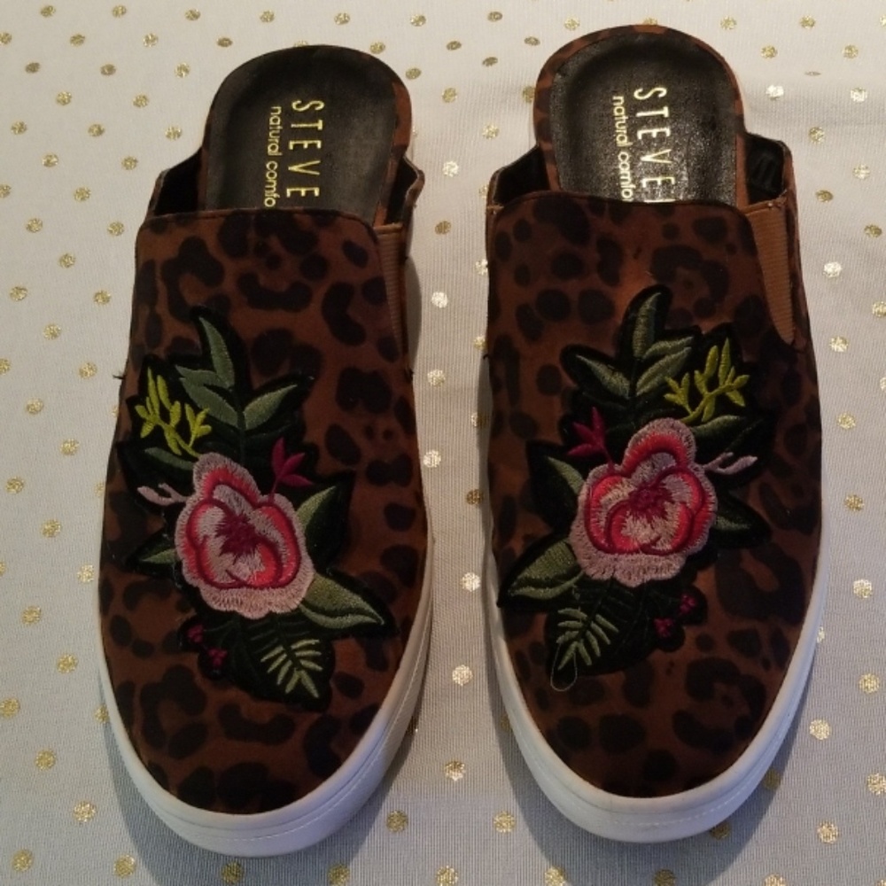 Slip on cheetah sneakers